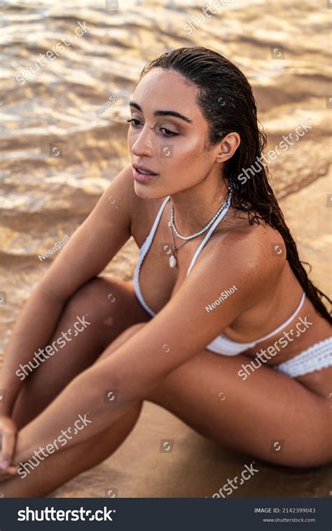 Sensual Brunette Woman White Fashionable Bikini Stock Photo 2142399043 Shutterstock