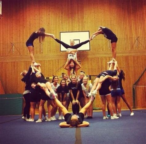 Cool Stunt Cheer Stunts Cheer Poses Cheerleading