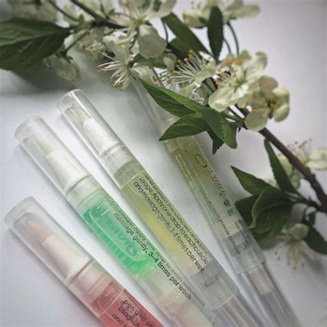 Pin von Adailma Gomez auf foto de respiro branco Nails | Maniküre ideen ...