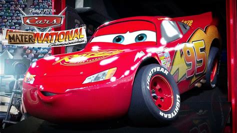 DISNEY PIXAR CARROS MATER NATIONAL INÍCIO 12 JOGANDO RELÂMPAGO MCQUEEN