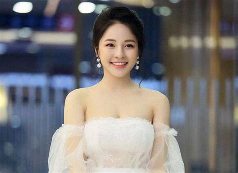Hot girl Trâm Anh khoe body bốc lửa với clip nhảy gợi cảm khiến anti fan ngỡ ngàng Titanic