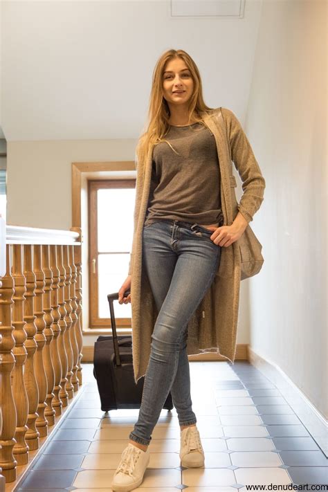 Sexy Kira Gets Home From The Station And Shows Her Shaved Pussy Photos