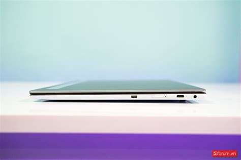 Trên tay laptop TCL Book 14 Go: Laptop đầu tiên chạy Snapdragon của TCL ...