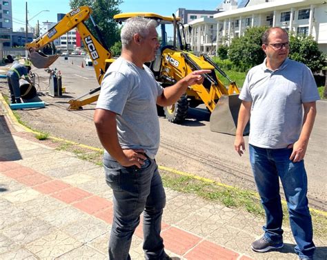 Prefeito Em Exerc Cio Juliano Polese Vistoria Obras De Implanta O De