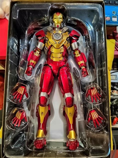 Hot Toys MMS212 Iron Man 3 1 6th Scale Heartbreaker Mark XVII Limited Edition Collectible
