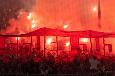 Nach Pyro Vorfall Mit Verletztem Kameramann Dortmunder Polizei Leitet