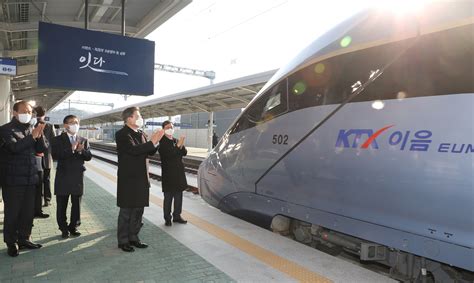 S.Korea to cut railway CO2 emissions by replacing diesel trains by 2029 ...