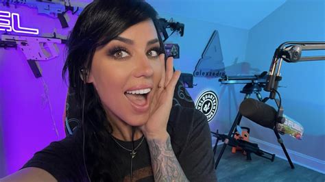 Live Scary Games With The Girls