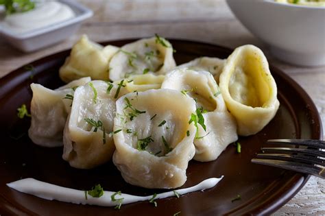 Pielmieni pierogi z mięsem przepis na ciasto farsz Przepisy pl