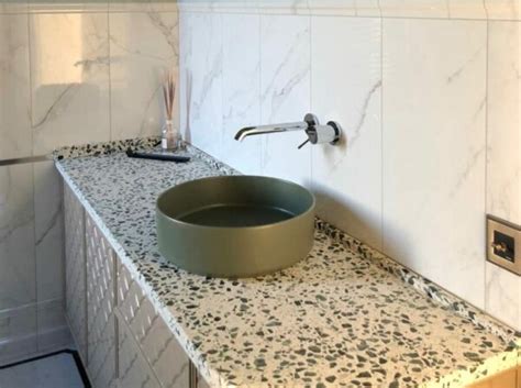 Все виды терраццо в ванной и в душе. Крупные форматы, любая текстура.