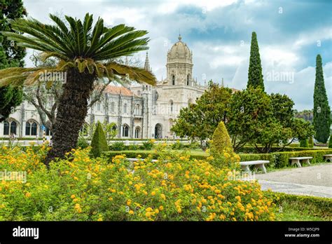 Examples of the portuguese late gothic manueline style of architecture ...