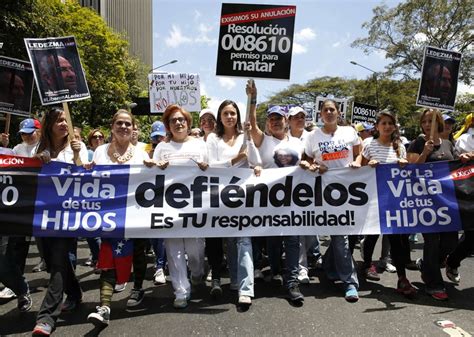 Ato De Mulheres Em Caracas Pede Fim Do Uso De Armas Em Protestos