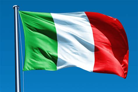 Flamuri modern italian mbush 223 vjet – Lajmi.net