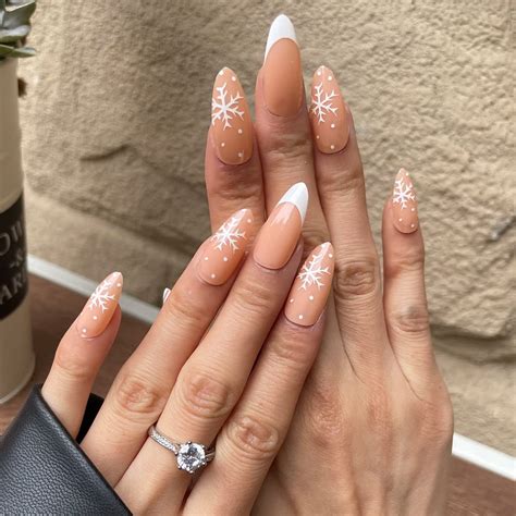 Uñas a presión de copo de nieve blanco con forma de almendra uñas