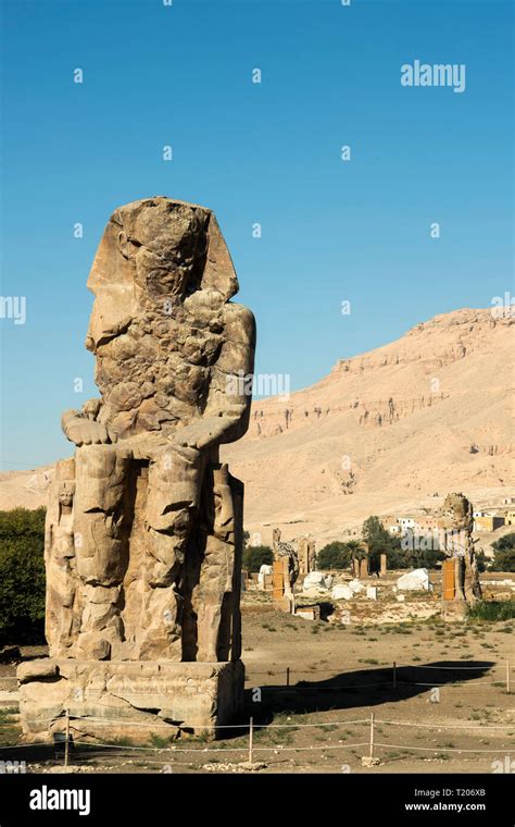 Les Colosses Pharaoniques De Memnon Banque De Photographies Et Dimages