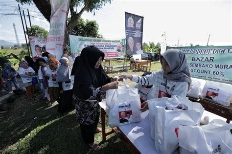 Bantu Masyarakat Ciamis Relawan Ganjar Gelar Bazar Sembako Murah