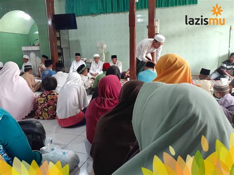 Semarakkan Bulan Muharram Dengan Menyantuni Anak Yatim Dan Warga Fakir