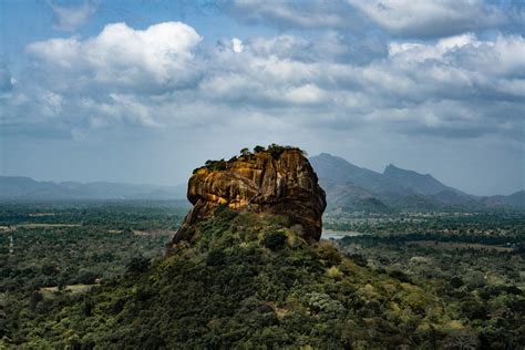 Sigiriya Sri Lanka Conseils Pour Visiter Le Rocher Du Lion Et Ses