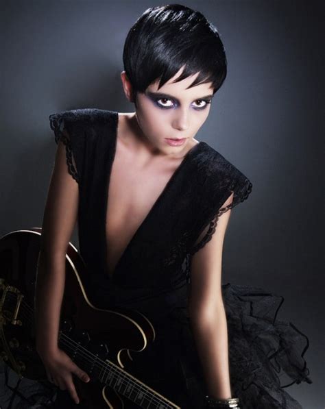 Post Punk And Goth Inspired Hairstyles For Women