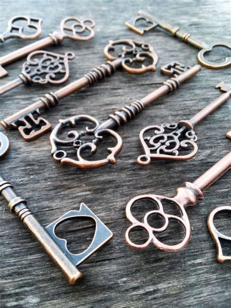 Large Skeleton Keys Antiqued Copper 5 Pieces Assorted Steampunk Vintage