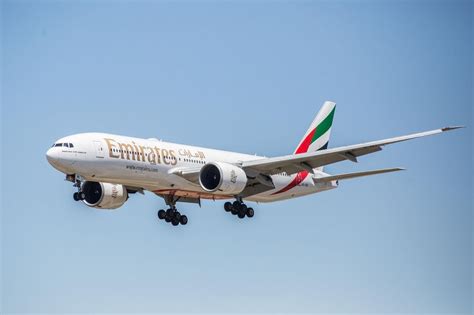 L Es El Empresario De Fly Emirates La Lujosa Aerol Nea Que Aterrizar