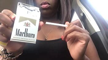 Fumar Un Cigarrillo En El Coche XVIDEOS