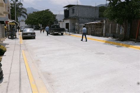 Inaugura Everardo Benavides Obra De Pavimentación En Calle De La