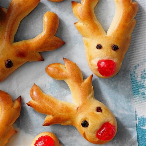 38 Cozy Holiday Breads To Bake And Share All Season Holiday Bread Christmas Bread Rolls