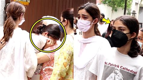 Ananya Pandey Sister Rysa Panday Emotional Breakdown Seen Very Badly At