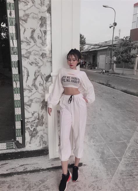 Ngợp thở trước body vạn người mê của hot girl Sài Thành tiết lộ nguồn thu nhập khủng lên