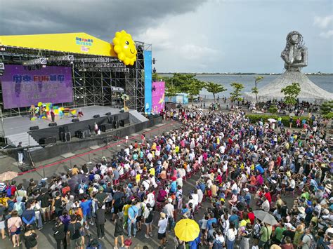 屏東fun暑假夏日狂歡祭 首見海上高空風火輪煙火秀 蕃新聞