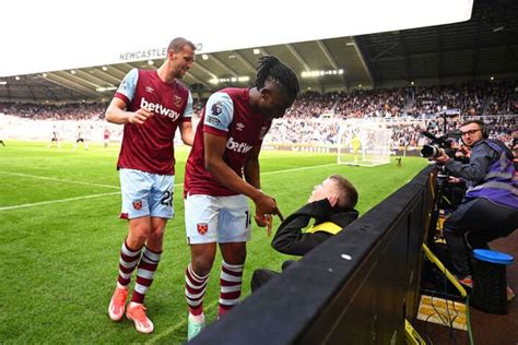 Newcastle Ball Boy Completely Ruins West Ham Stars Goal Celebration