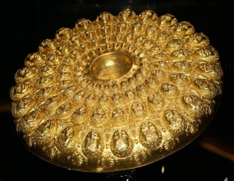 Present the Bulgarian treasures in the National Palace of Culture ...