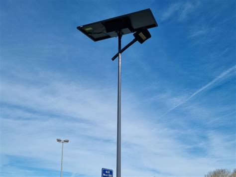 Autun Environnement La Ville Installe 14 Lampadaires Solaires