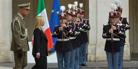 L Indignato Speciale Indignato Speciale Il Passaggio Di Consegne Tra