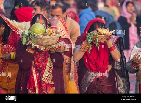 Kathmandu Nepal 31st Oct 2022 People Worship The Rising Sun During