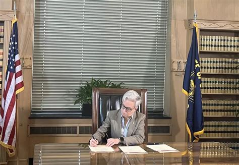 Oregon Governor Declares Homelessness State Of Emergency