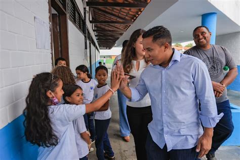 Raimundo Penha Vistoria Escolas Municipais Para Intermediar Demandas Da