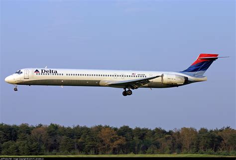 N Dn Mcdonnell Douglas Md Delta Air Lines John K