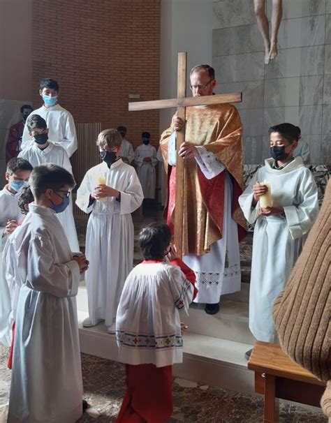 Im Genes De Los Oficios De Viernes Santo Parroquia San Juan De Vila