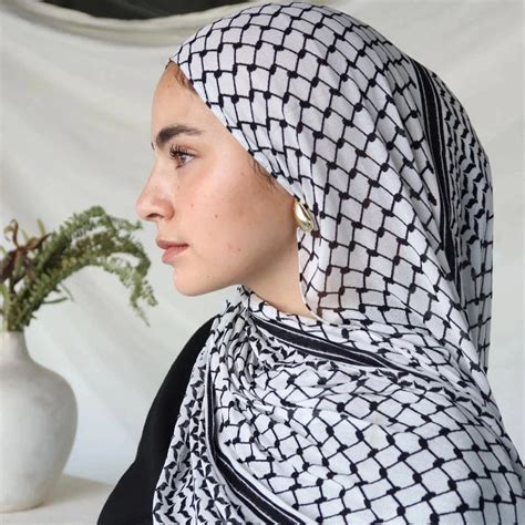 Palestine Keffiyeh Colors Long Shawl Scarf – The Black Friesian