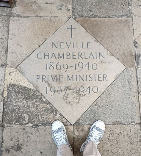 Famous People Buried In Westminster Abbey Graves Of Legends