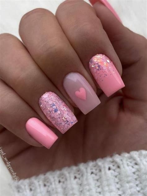 Short Pink Glitter Nails With A Cute Heart Accent Heart Nails Barbie