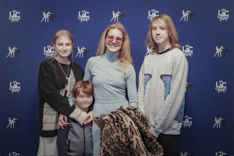 Photo : Exclusif - Natalia Vodianova-Arnault entourée de ses enfants ...