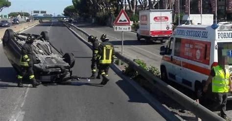 FOTO Incidente A Pomezia Auto Ribaltata Sulla Pontina Strada Chiusa