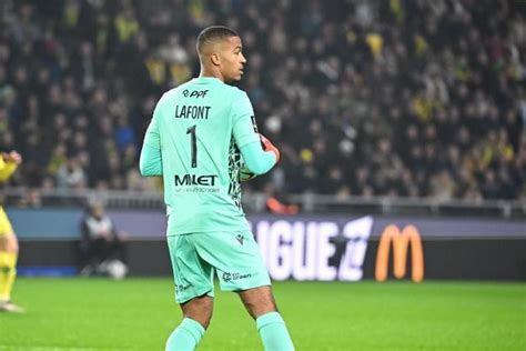 Nantes Ne Retiendra Pas Alban Lafont Et Fabien Centonze Lors Du Mercato