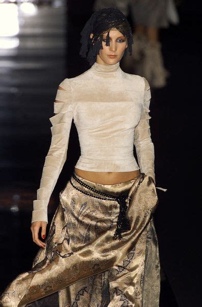 Jean Louis Scherrer Fall 2001