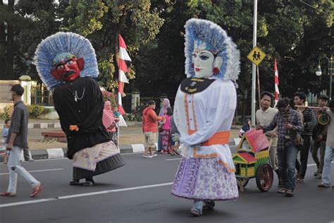 Ngenes Pengamen Ondel Ondel Betawi Merambah Kota Bogor Lovely Bogor