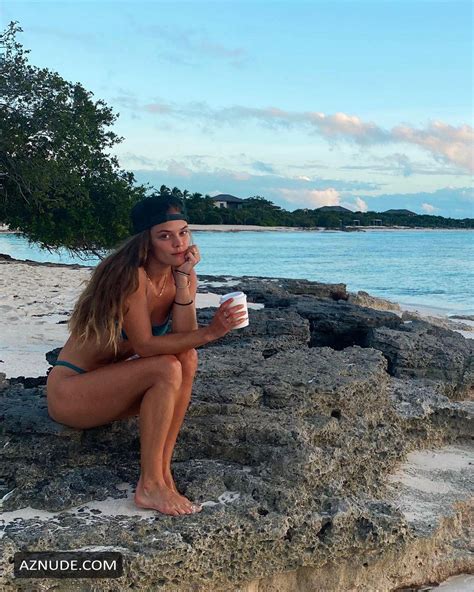 Nina Agdal Sexy Showing Off Her Hot Butt As She Enjoys Vacation On The Beach Aznude