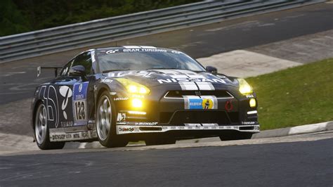 2013 Nissan GT-R Wins Class, Comes 30th Overall In Nürburgring 24 Hours